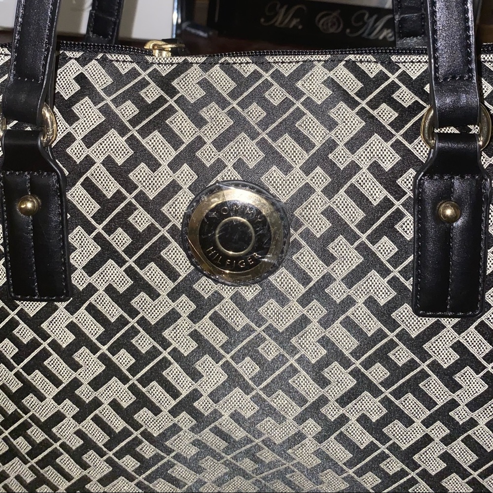 MONOGRAM TOMMY HILFIGER TOTE BAG (BRAND NEW) - Picture 3 of 4